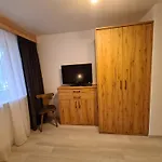 Paar *
